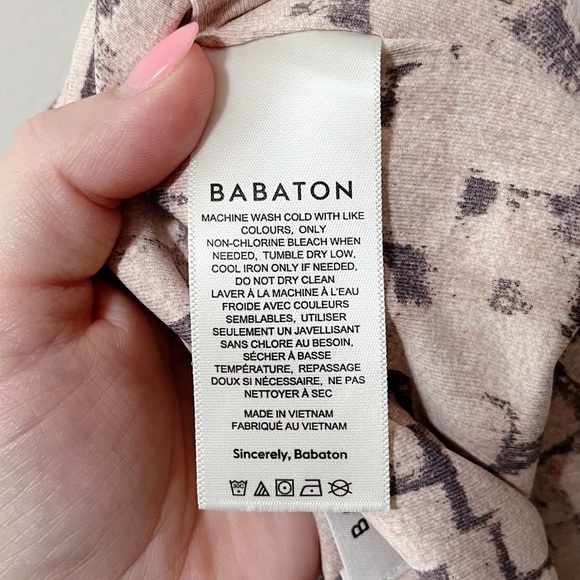 Aritzia Babaton Contour Double V Bodysuit Fawn Pink Gull Grey Rose Size Small - Picture 9 of 10